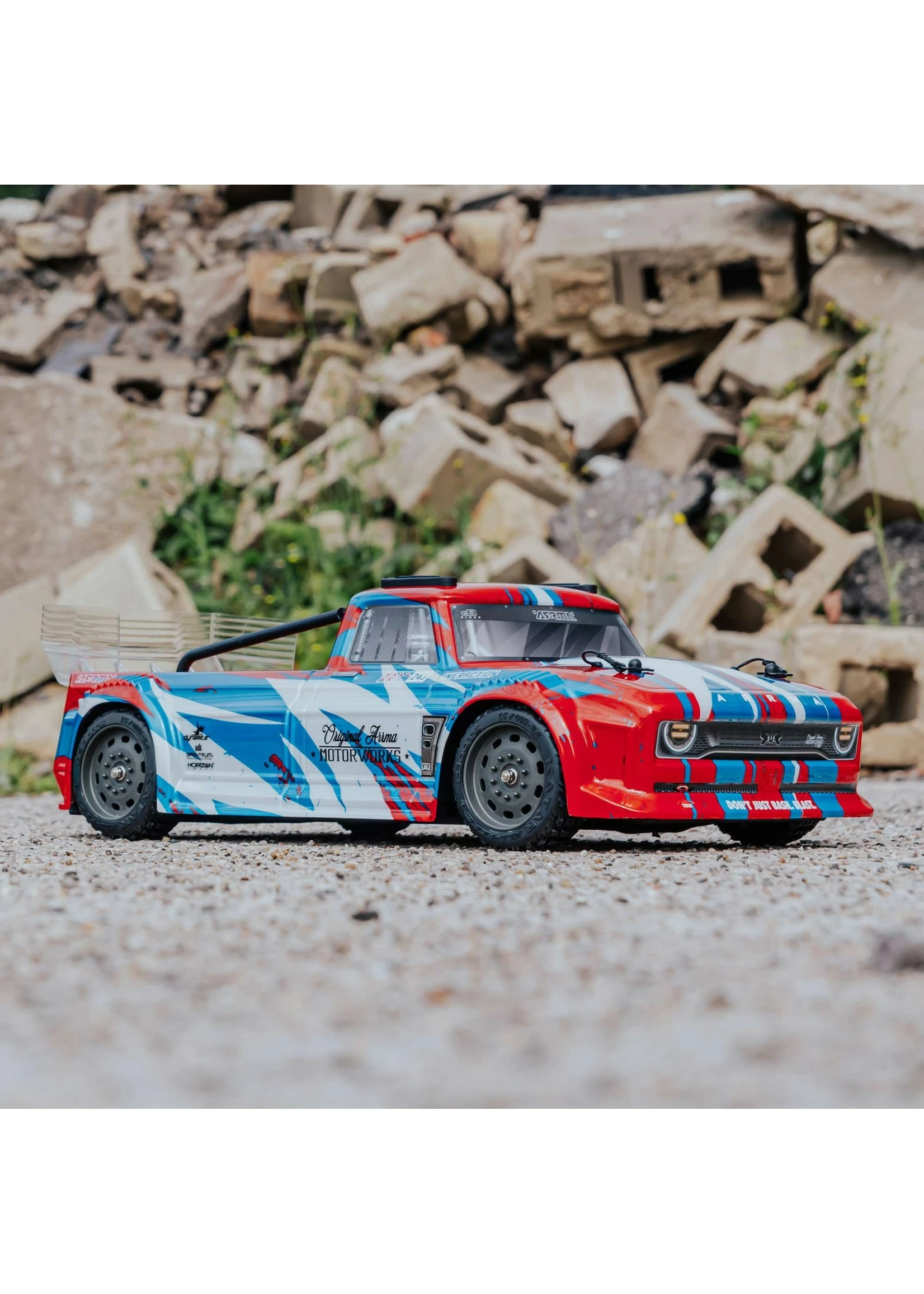 Arrma 1/8 INFRACTION 4X4 MEGA Resto-Mod Truck RTR - Red/Blue - Image 3