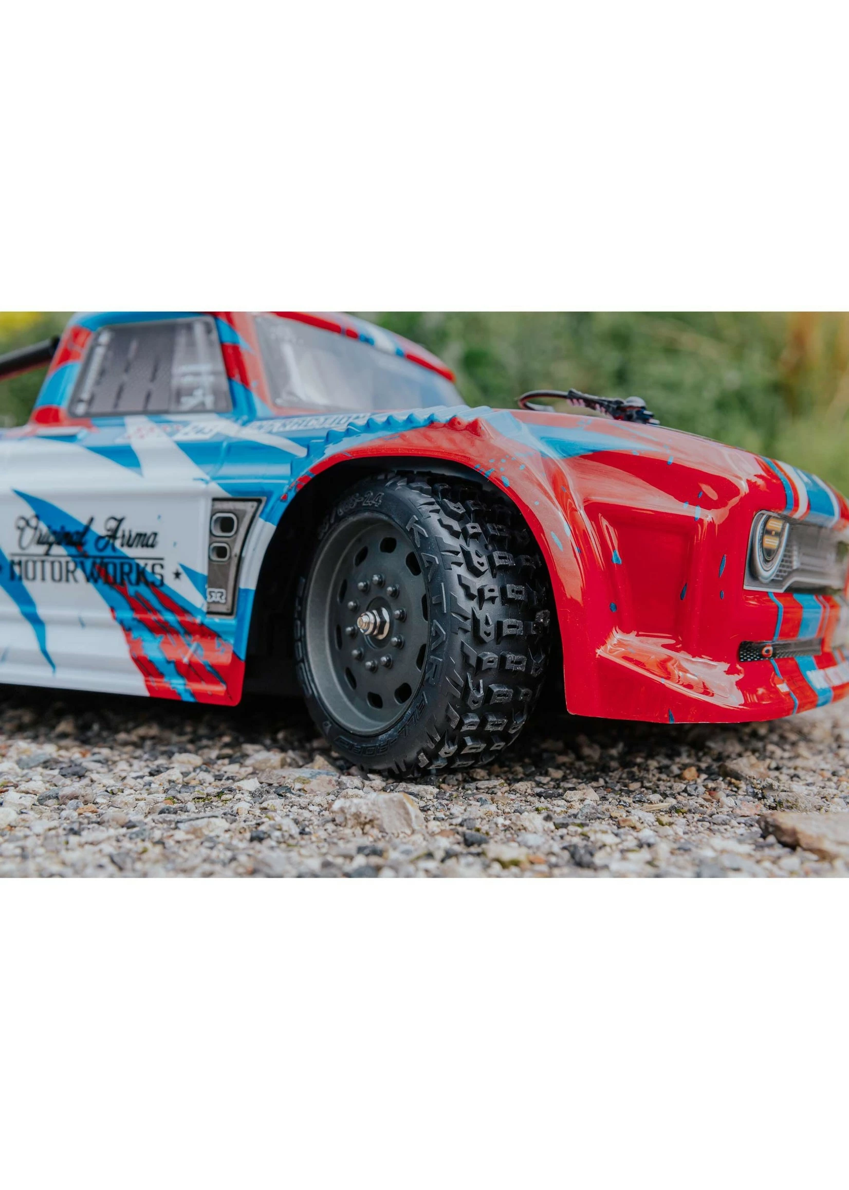 Arrma 1/8 INFRACTION 4X4 MEGA Resto-Mod Truck RTR - Red/Blue - Image 6